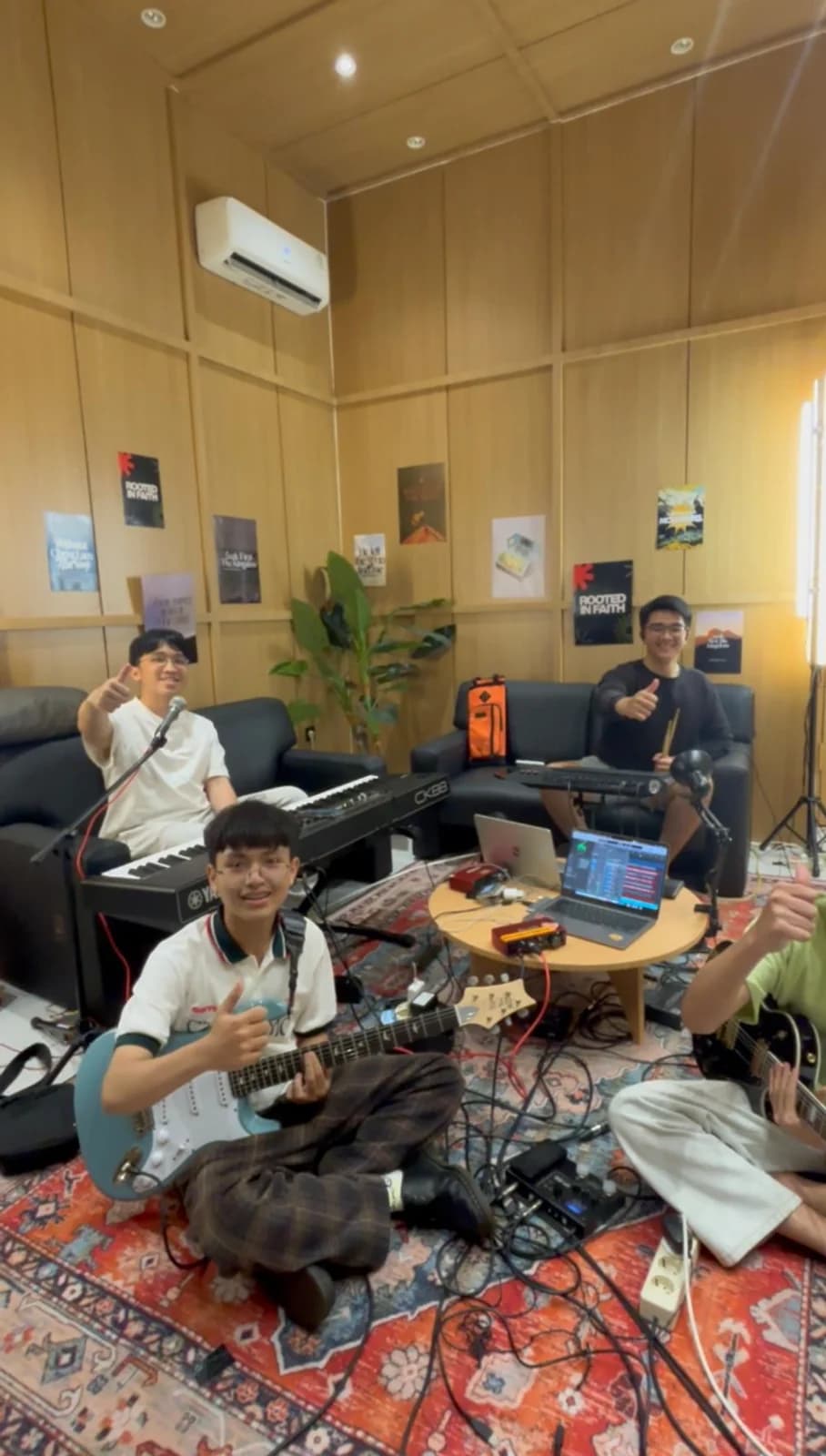 Keane Kenziro Yusack and band members in a rehearsal session